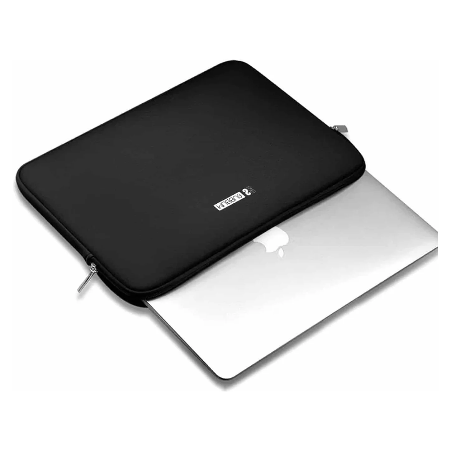 Capa Subblim em neopreno meio aberta, com um portátil a entrar