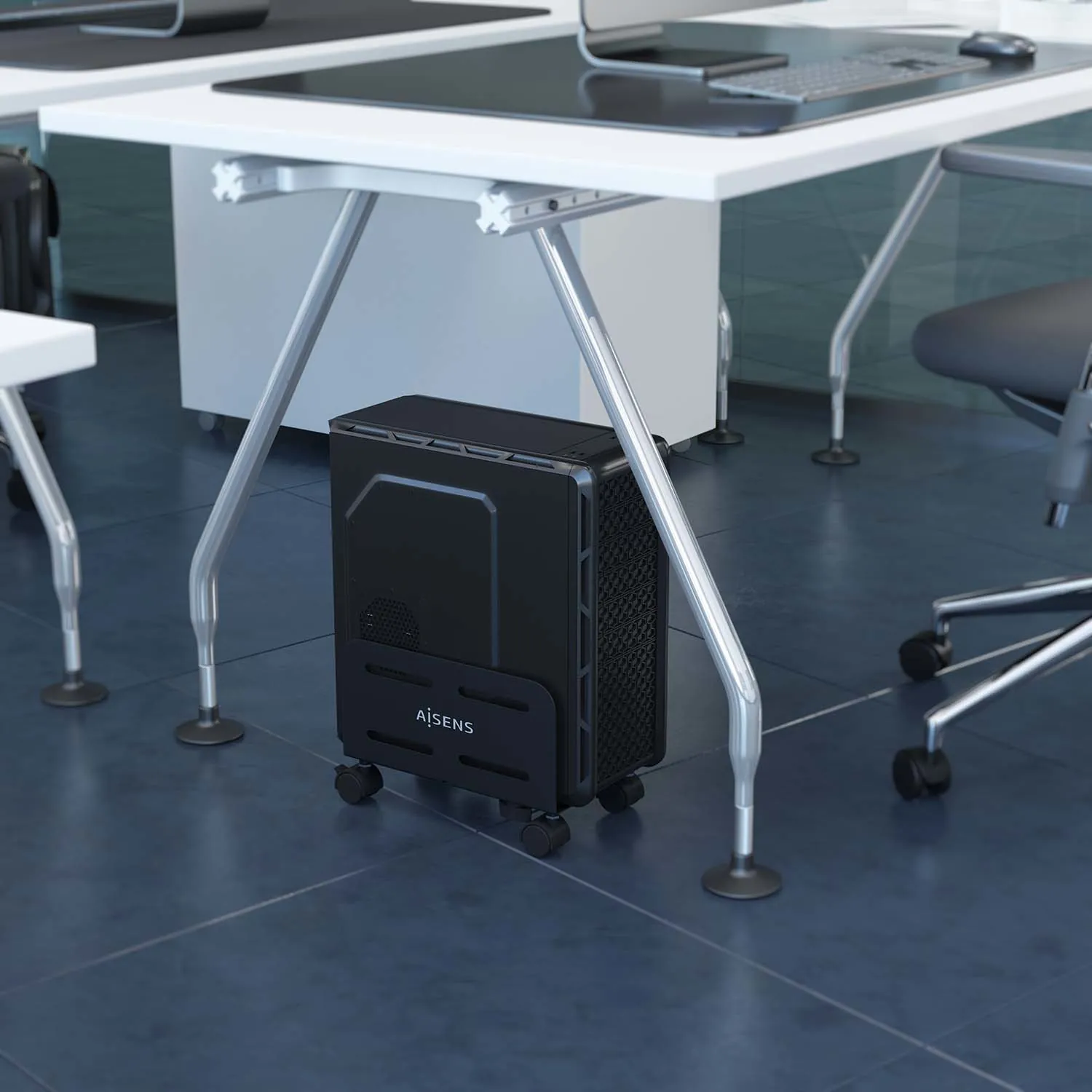 Suporte Aisens MPC06-207 com uma torre de PC num escritório